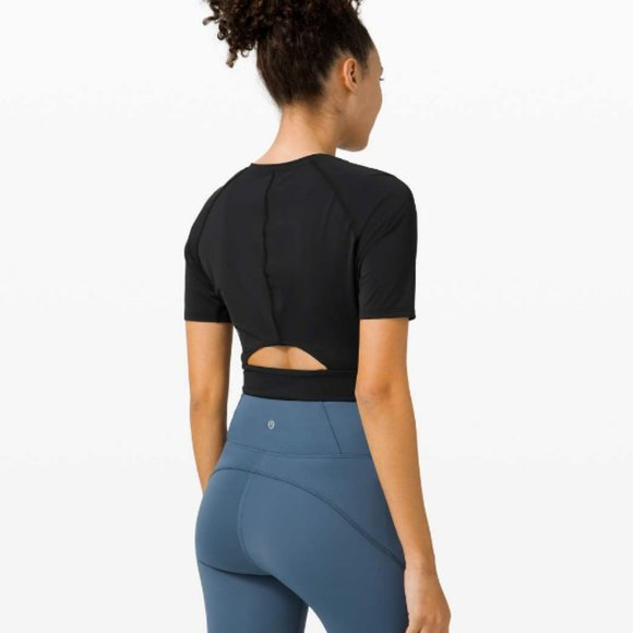 Looking for Lululemon Fine Force Short Sleeve Size 6 - Picture 1 of 4